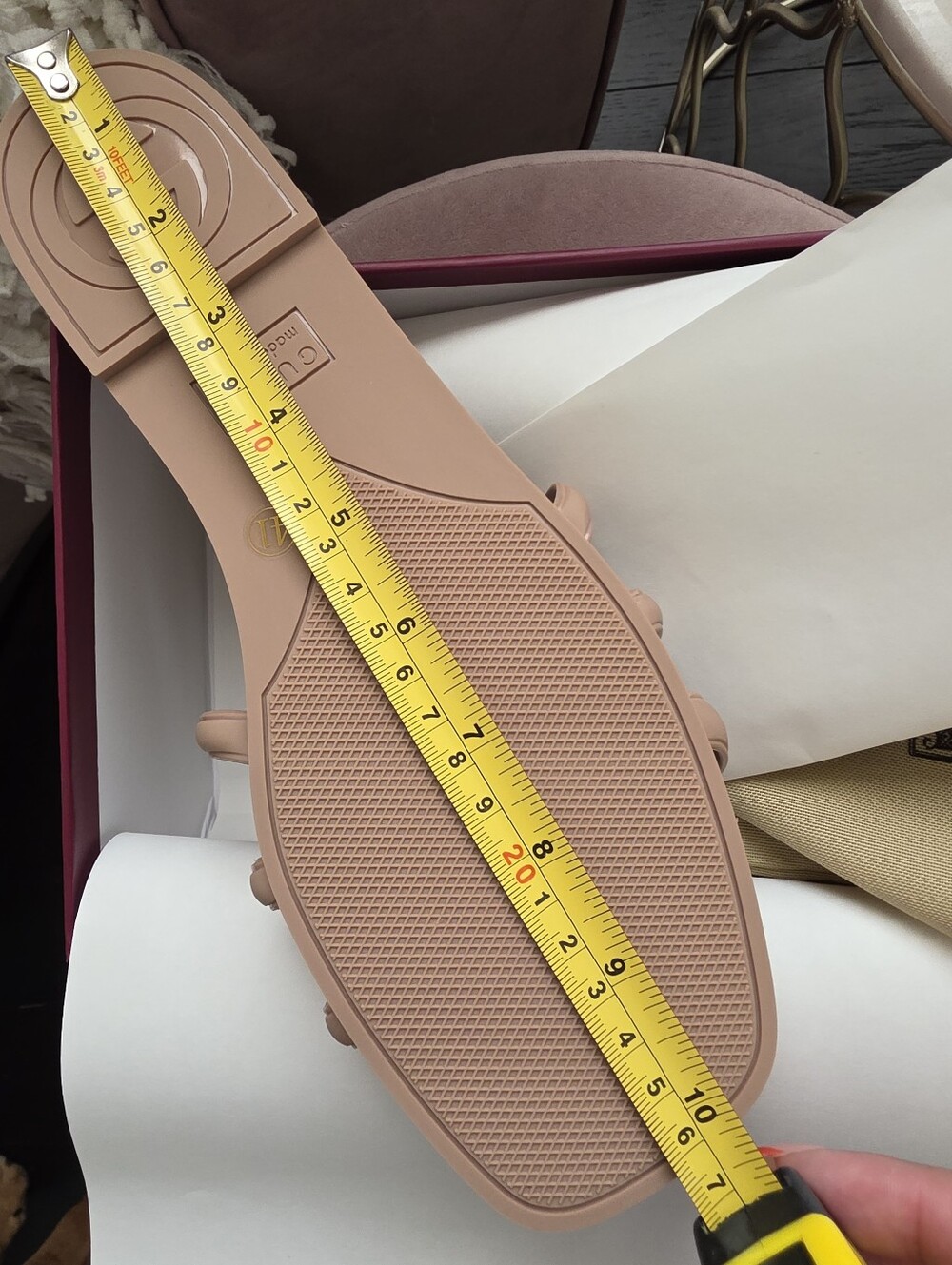 Gucci Khaki/Tan GG Logo Rubber Sandals - Picture 4 of 4